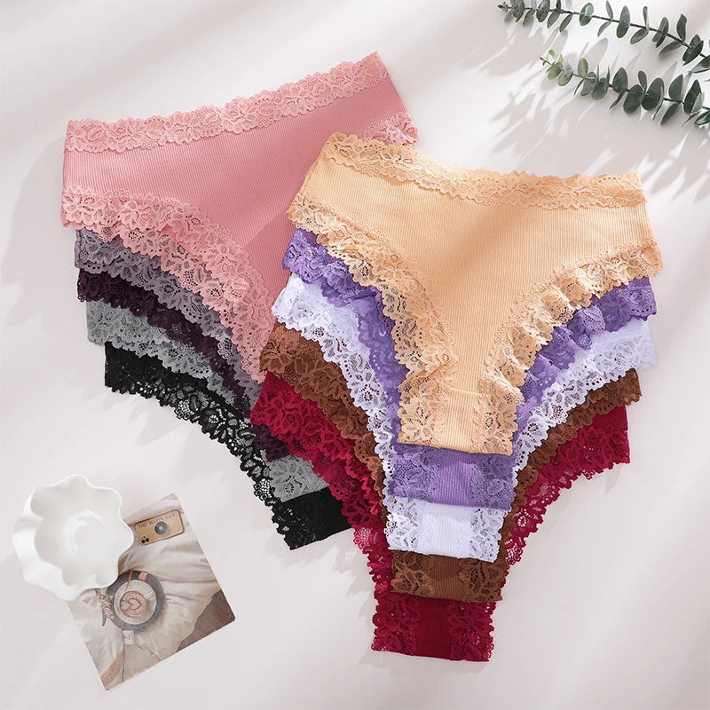 A Pack Of 5 Women Cotton Lace Panties.