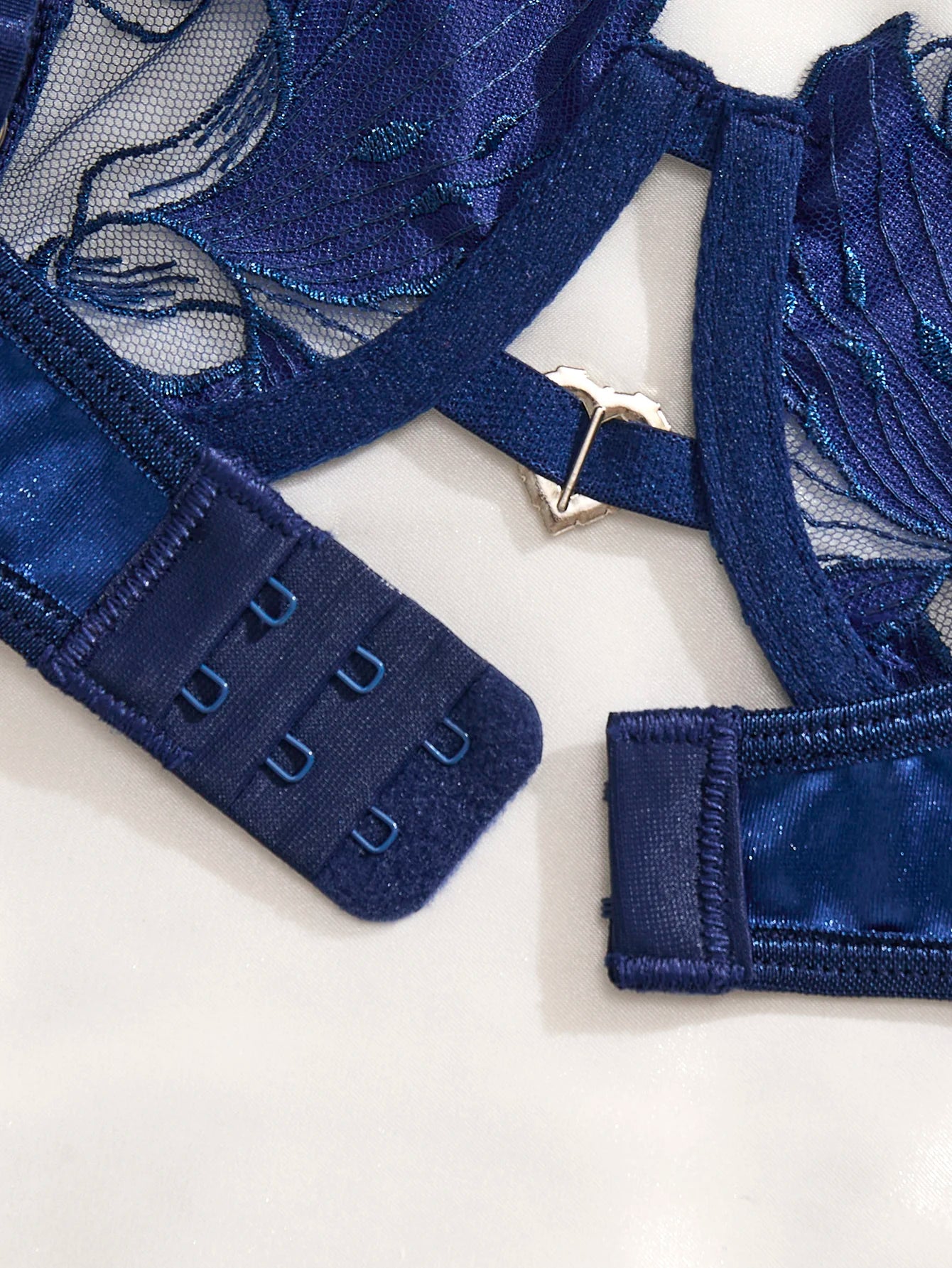 Blue French-style floral embroidery lace lingerie set.